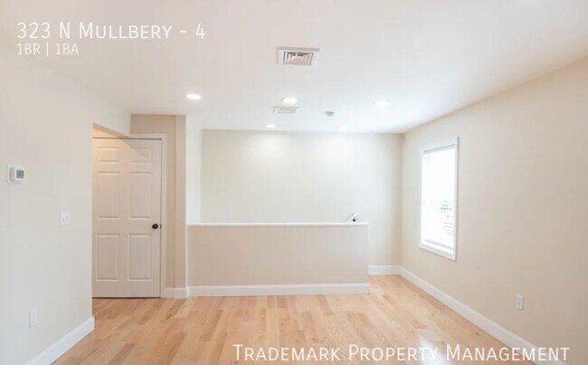 Building Photo - 323 N Mulberry St