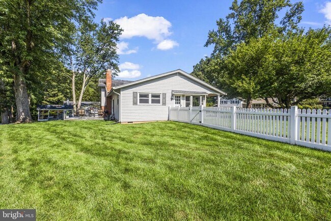 Building Photo - 5030 Gadsen Dr