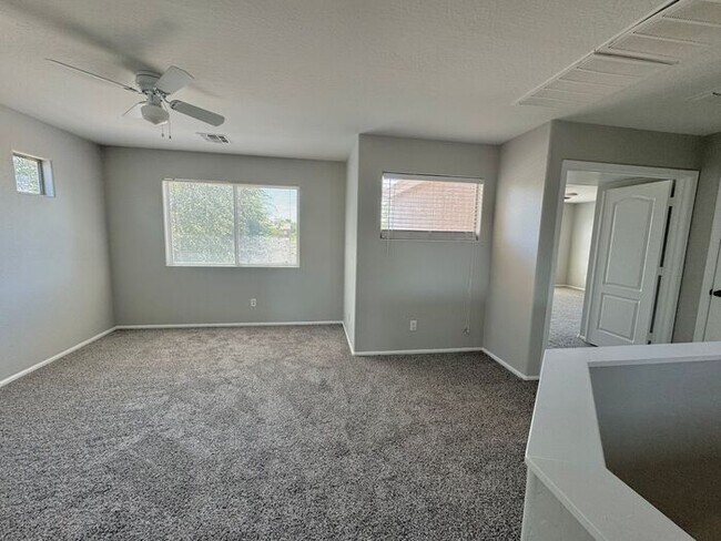 Building Photo - Stunning 4Bedrooms/2.5 Bath Home!
