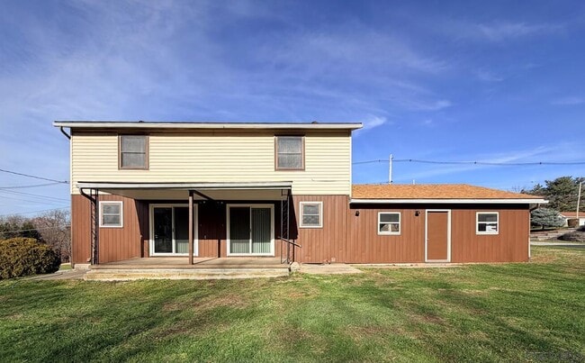 Building Photo - 302 Walters Ave