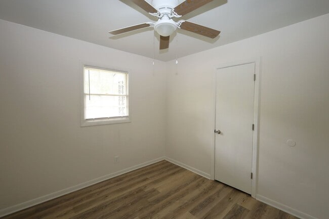 Building Photo - 1109 Dunwoody Dr