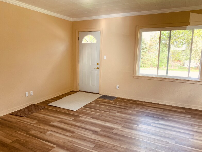 Building Photo - 6289 Marsh Rd