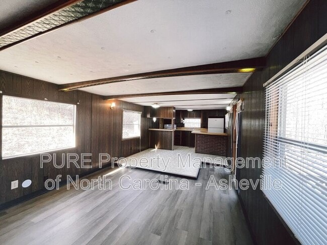 Building Photo - 59 Magic Dr