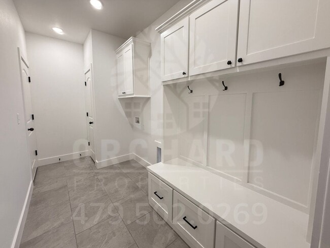 Building Photo - Bella Vista Single-Family Home- 2 Bed/ 2 B...