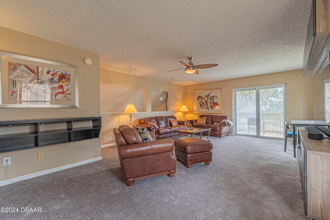 Building Photo - 6236 Clover Bend Dr