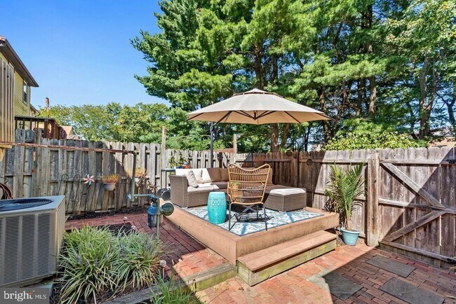 Building Photo - 1003 Mulberry Ct