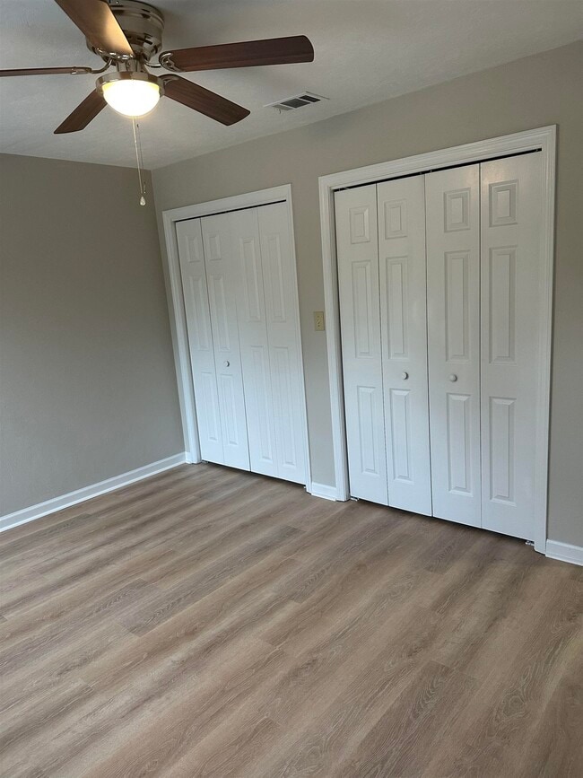 Building Photo - 2395 Claremont Ln