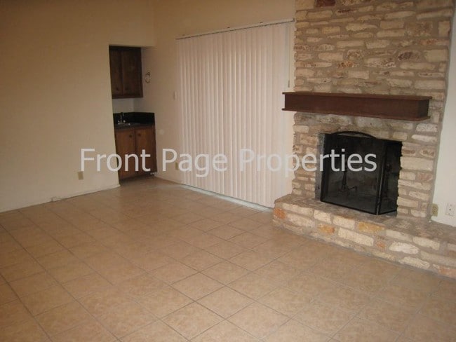 Building Photo - 2804 Thrushwood Dr