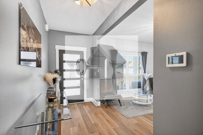 Building Photo - 6076 Rutherford Loop