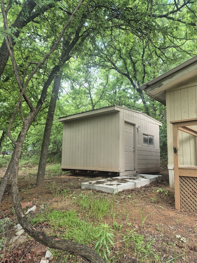 Building Photo - 4012 Nora Dr