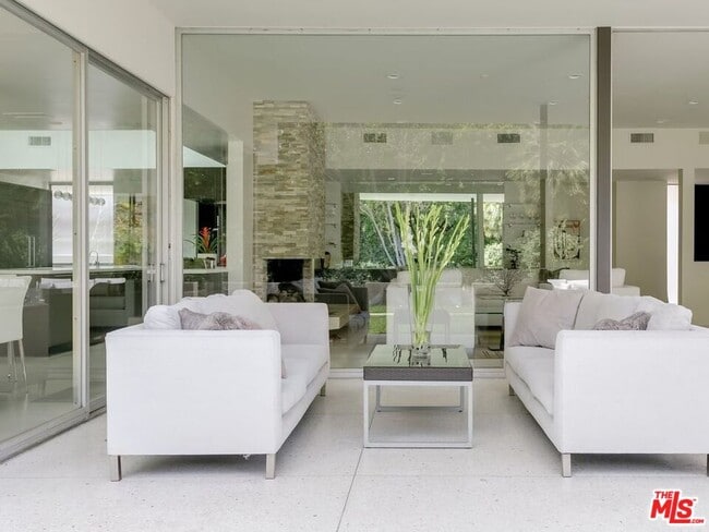 Building Photo - 5470 Katherine Ave