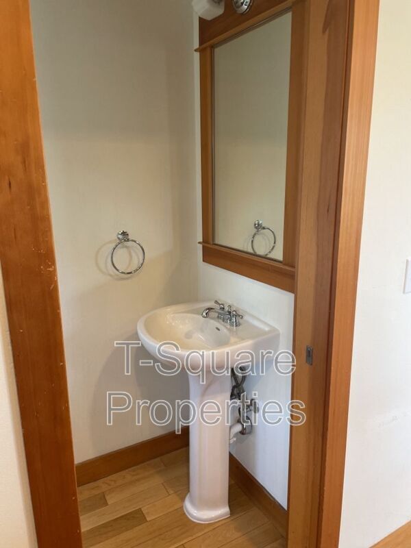 Building Photo - 3629 36th Ave S