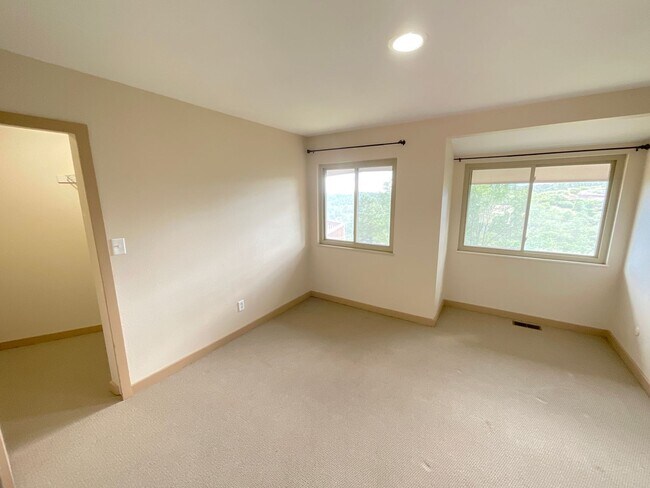 Building Photo - 5 Bedroom Home, 4.61 Acres, Available Near W Woodmen Rd & Westwood Rd!