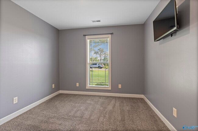 Building Photo - 407 Robinson Rd