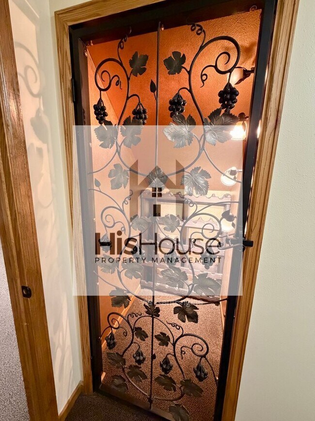 Building Photo - 2318 45th Ave