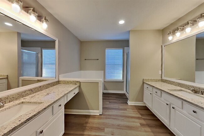 Building Photo - 3202 Stoneydale Ln