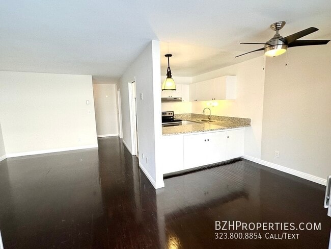 Primary Photo - 7544 Hampton Ave