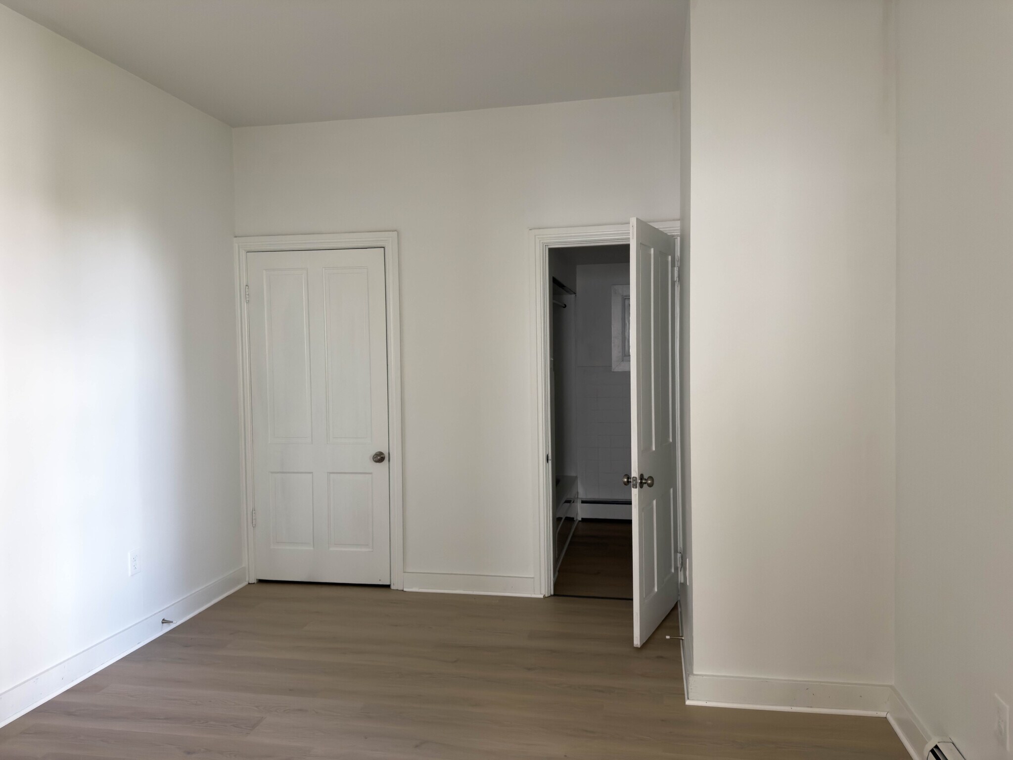 Building Photo - 133 S Main St