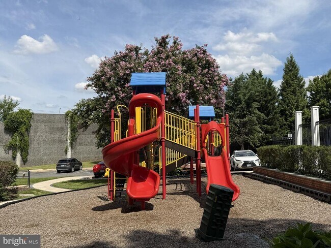 Building Photo - 11353 Aristotle Dr