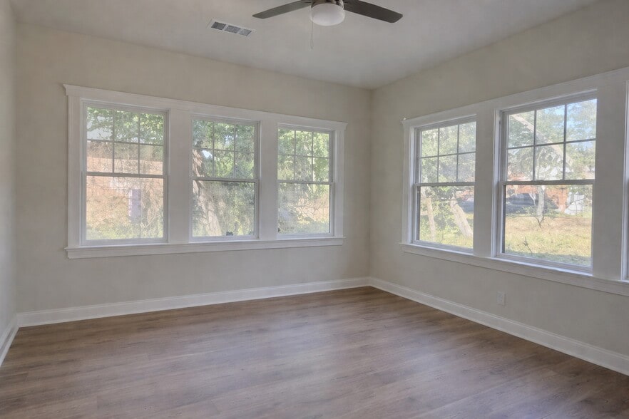 Bedroom 3 - 2703 Hillcrest Ave