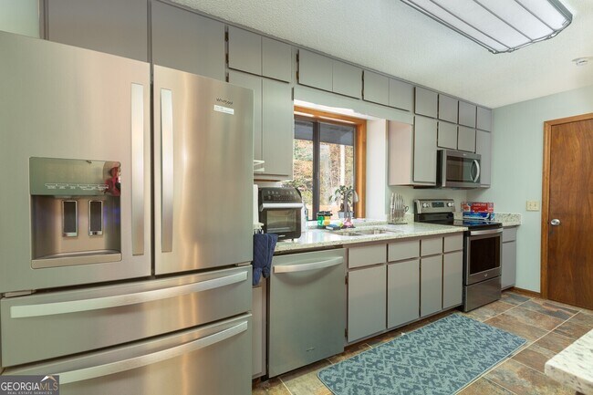 Building Photo - 3915 Stone Creek Cir