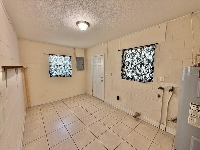Building Photo - 2810 Flowertree Rd