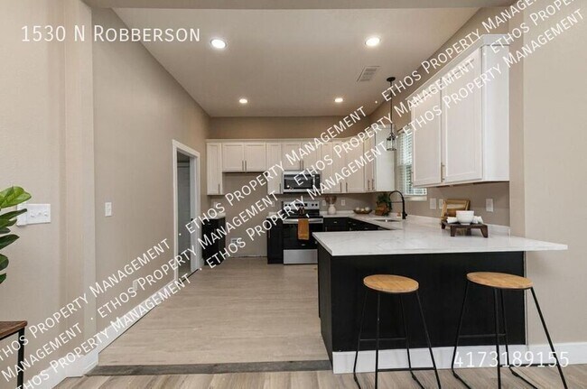 Building Photo - 1530 N Robberson-