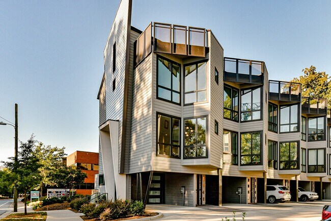 Building Photo - 1072 Kenilworth Ave