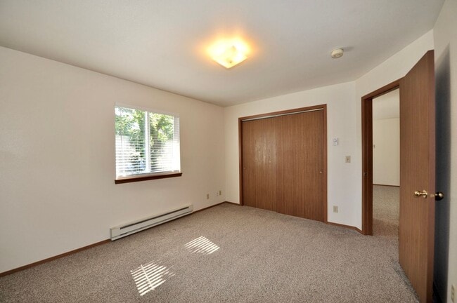 Building Photo - Hayden Apt. Available 2 bed 1 bath (upstairs)