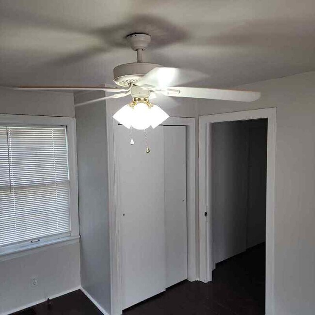 Building Photo - 936 Camden Ave