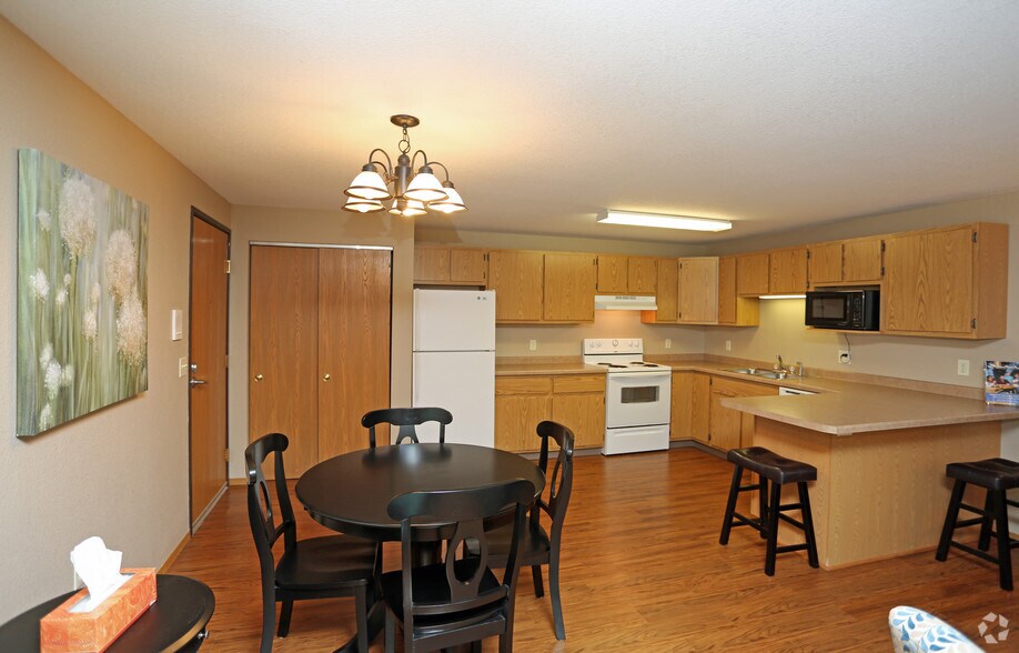 Parkdale Apartments 924 Songbird Ln Stevens Point WI 54482