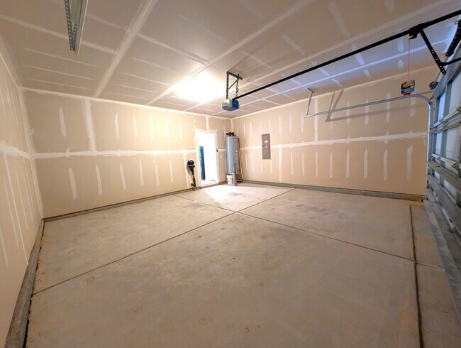 Building Photo - Pristine, 2 Story Home located in the Reserve at Canyon Hills Subdivision!