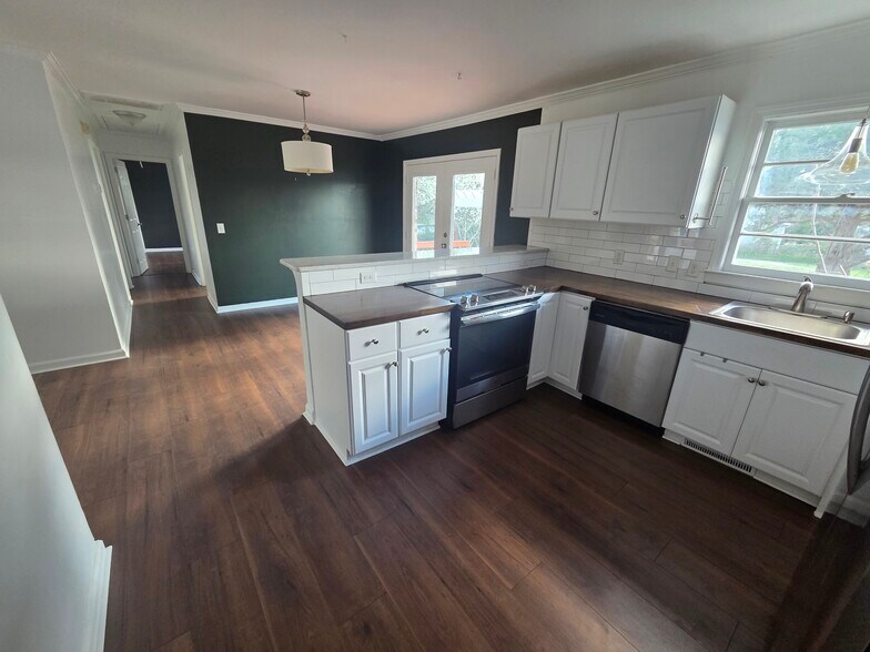 Building Photo - 26 Station Rd