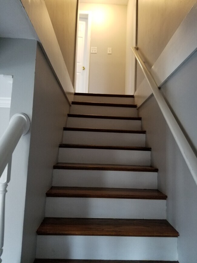 Building Photo - 370 High St