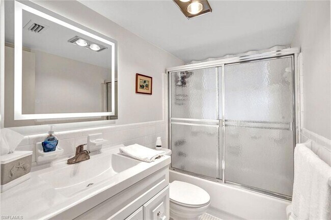 Building Photo - 386 Harbour Dr