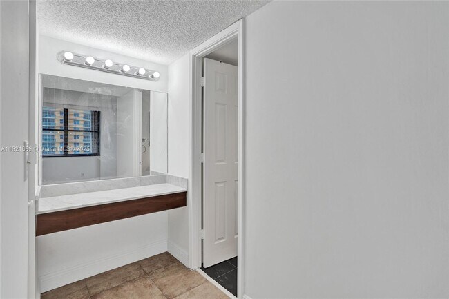 Building Photo - 2401 S Ocean Dr