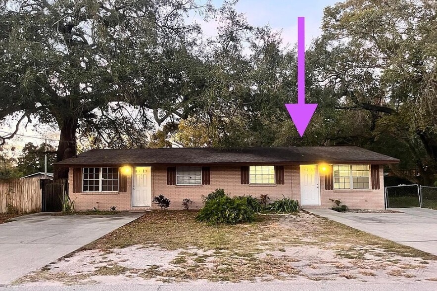 Building Photo - 9801 N Aster Ave