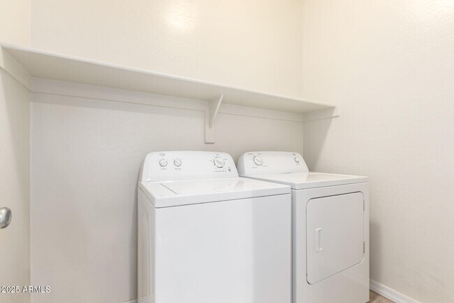 Building Photo - 10484 E Verbina Ln