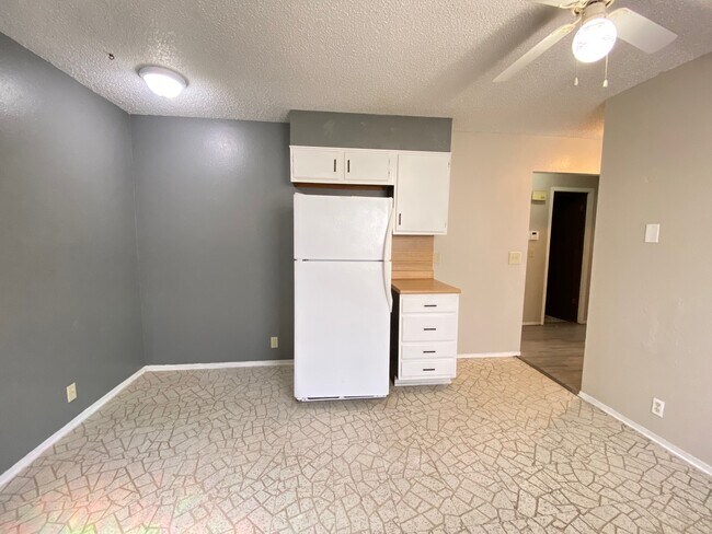 Building Photo - 9630 Hefner Village Blvd