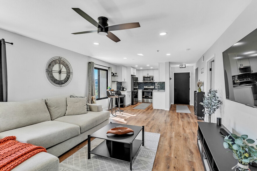 Building Photo - 11233 Tierrasanta Blvd