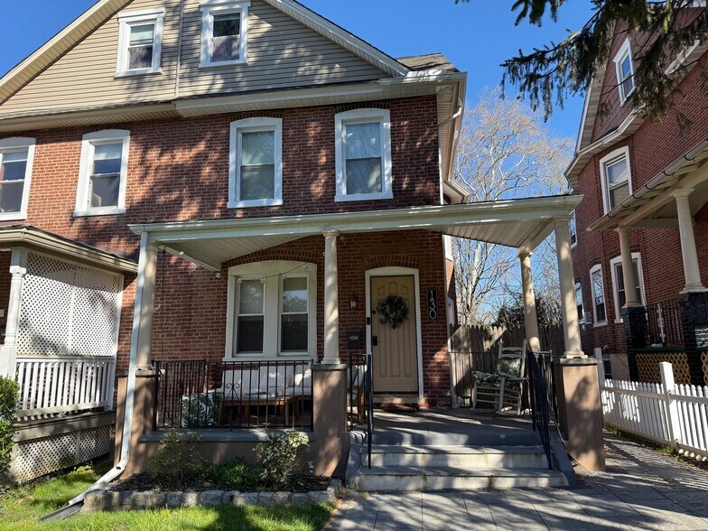 Building Photo - 130 Simpson Rd