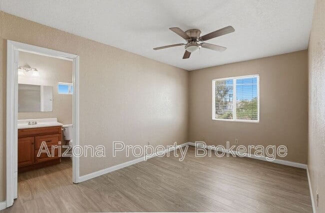 Building Photo - 607 W Rio Salado Pkwy