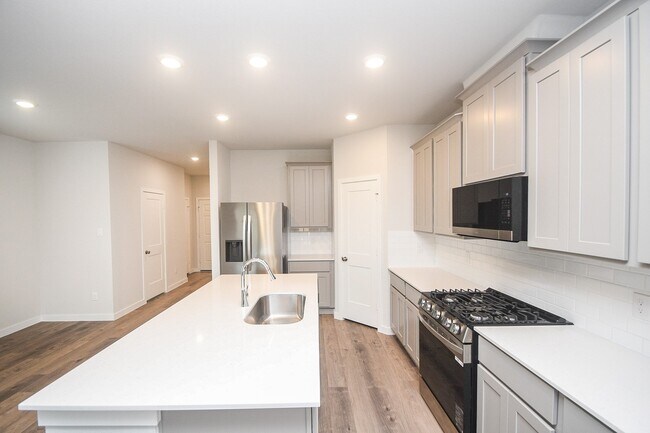 Building Photo - 4007 Crowning Ct