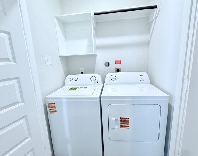 Building Photo - 2349 Mooneye Ct