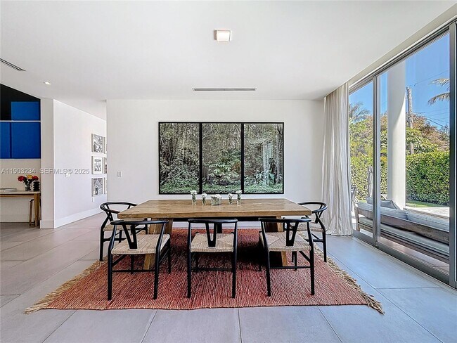 Building Photo - 561 Warren Ln