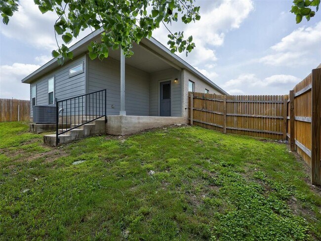 Building Photo - 2028 Birkby Ct