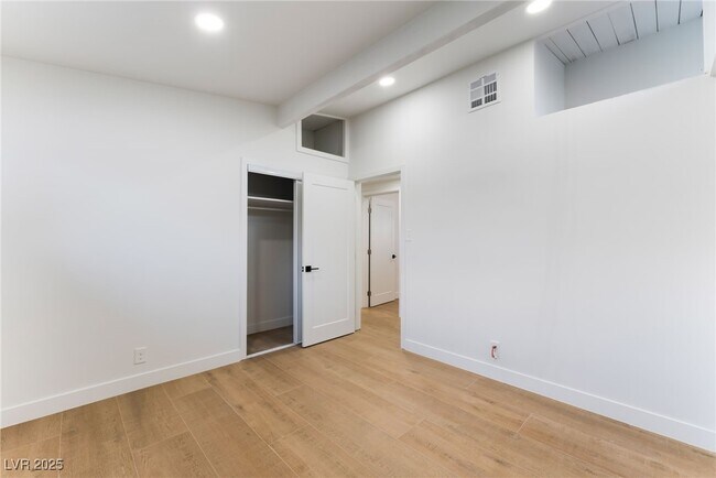 Building Photo - 548 E Oakey Blvd