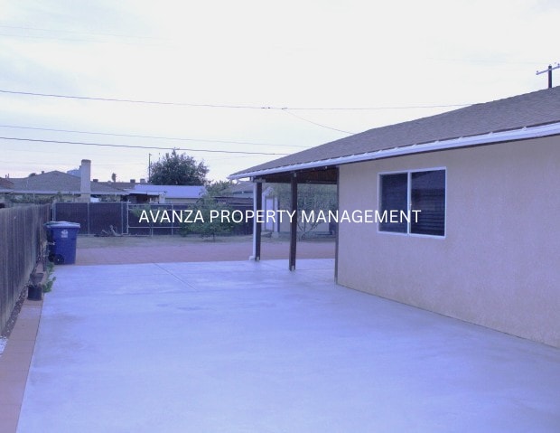 Building Photo - 1 Yr Lease