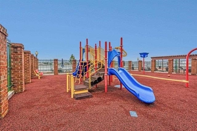 Building Photo - 29 Walnut St