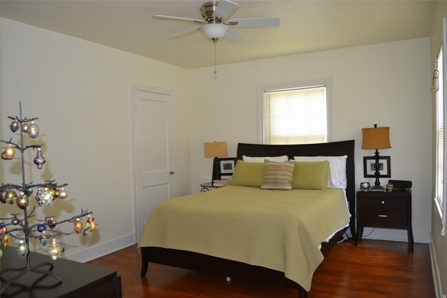 Building Photo - 1610 Ridgewood St